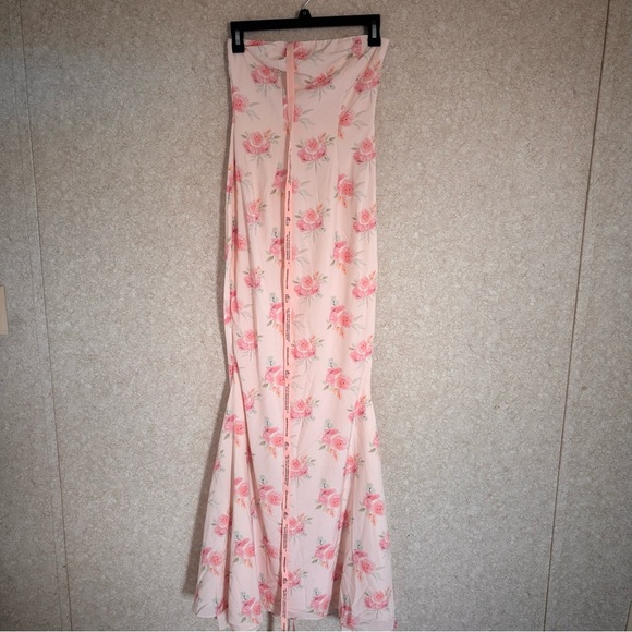 Oh Polly Cream Strapless Bodycon Dress - Picture 3 of 14